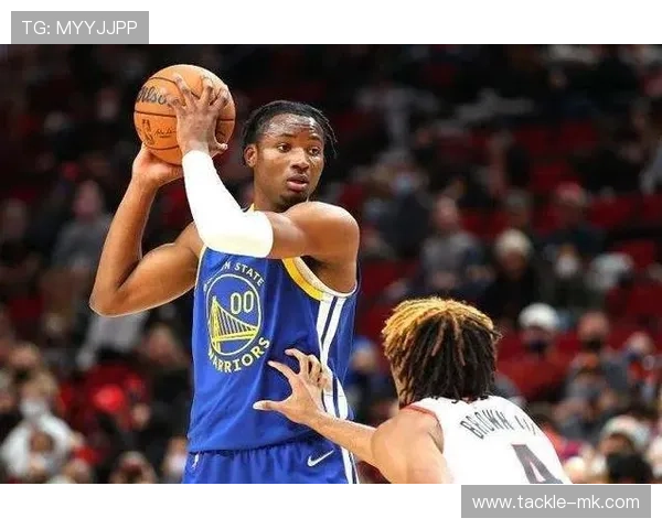 安德森全能前锋闪耀赛场，助力球队逆转取胜